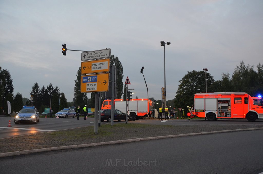 Schwerer VU Koeln Porz Gremberghoven Steinstr Frankfurterstr P082.JPG - Miklos Laubert